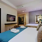 Spanish Hills Collection Luxury Suites & Jacuzzi