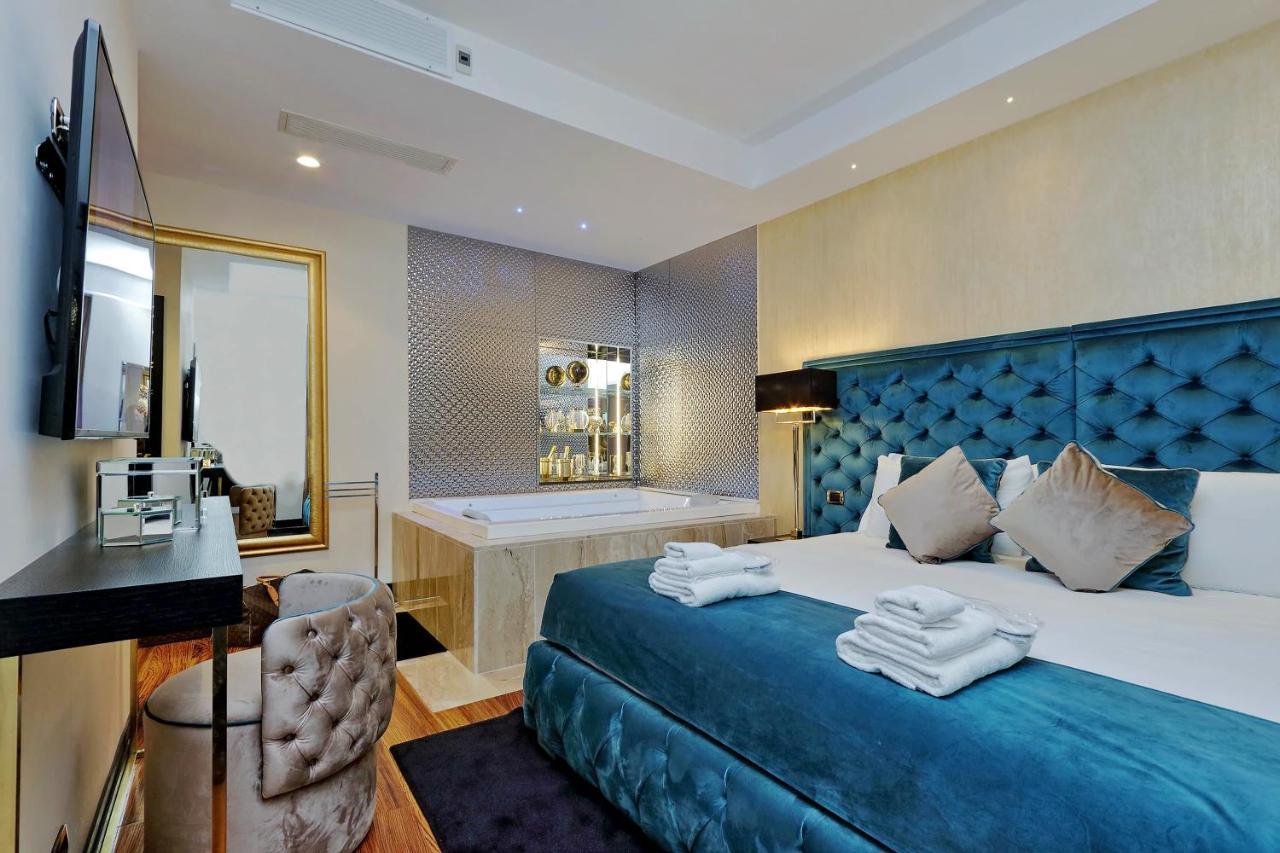 Spanish Hills Collection Luxury & Jacuzzi Gasthof
