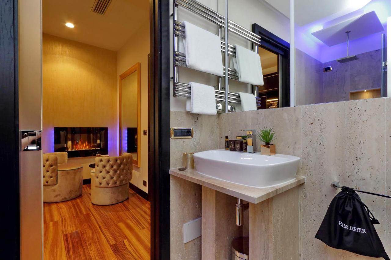 Spanish Hills Collection Luxury & Jacuzzi