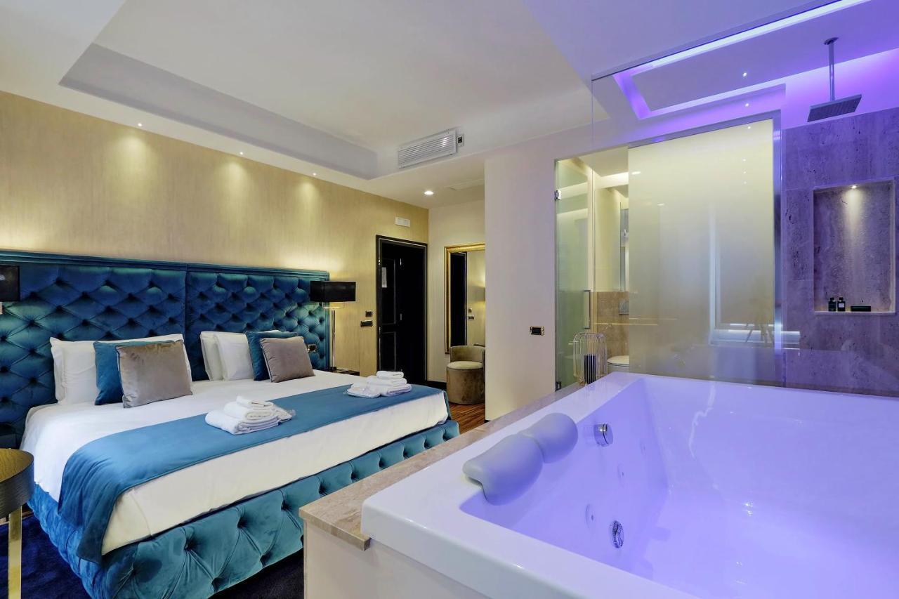 Spanish Hills Collection Luxury & Jacuzzi Gasthof